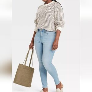 Women's Light Wash High Rise Skinny Jeans - Universal Thread  - Size 0R